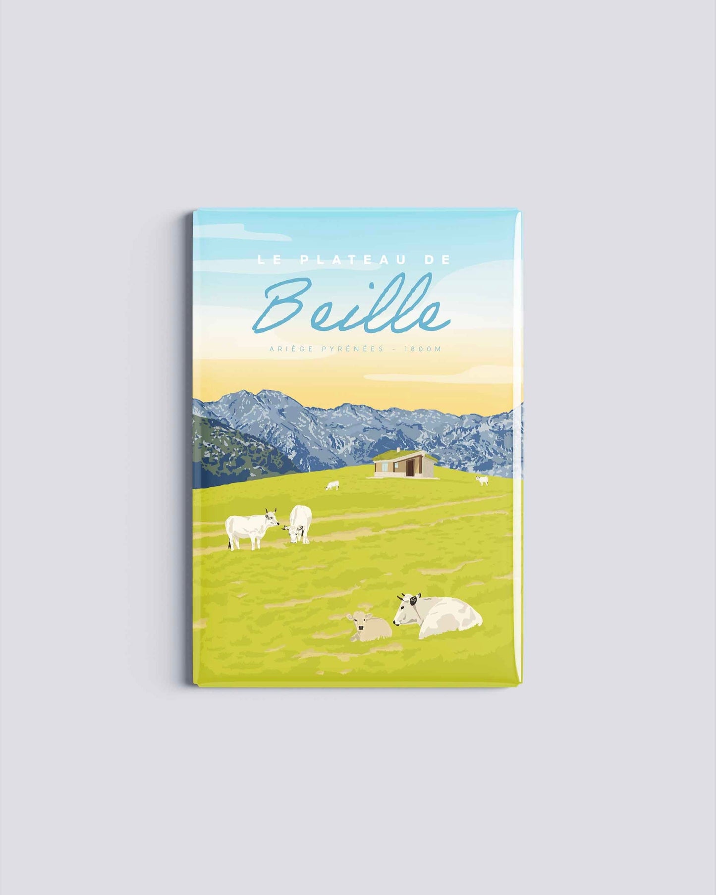 Magnet rectangulaire illustrant le pastoralisme au Plateau de Beille avec des vaches en estive dans les pâturages verts des Pyrénées.